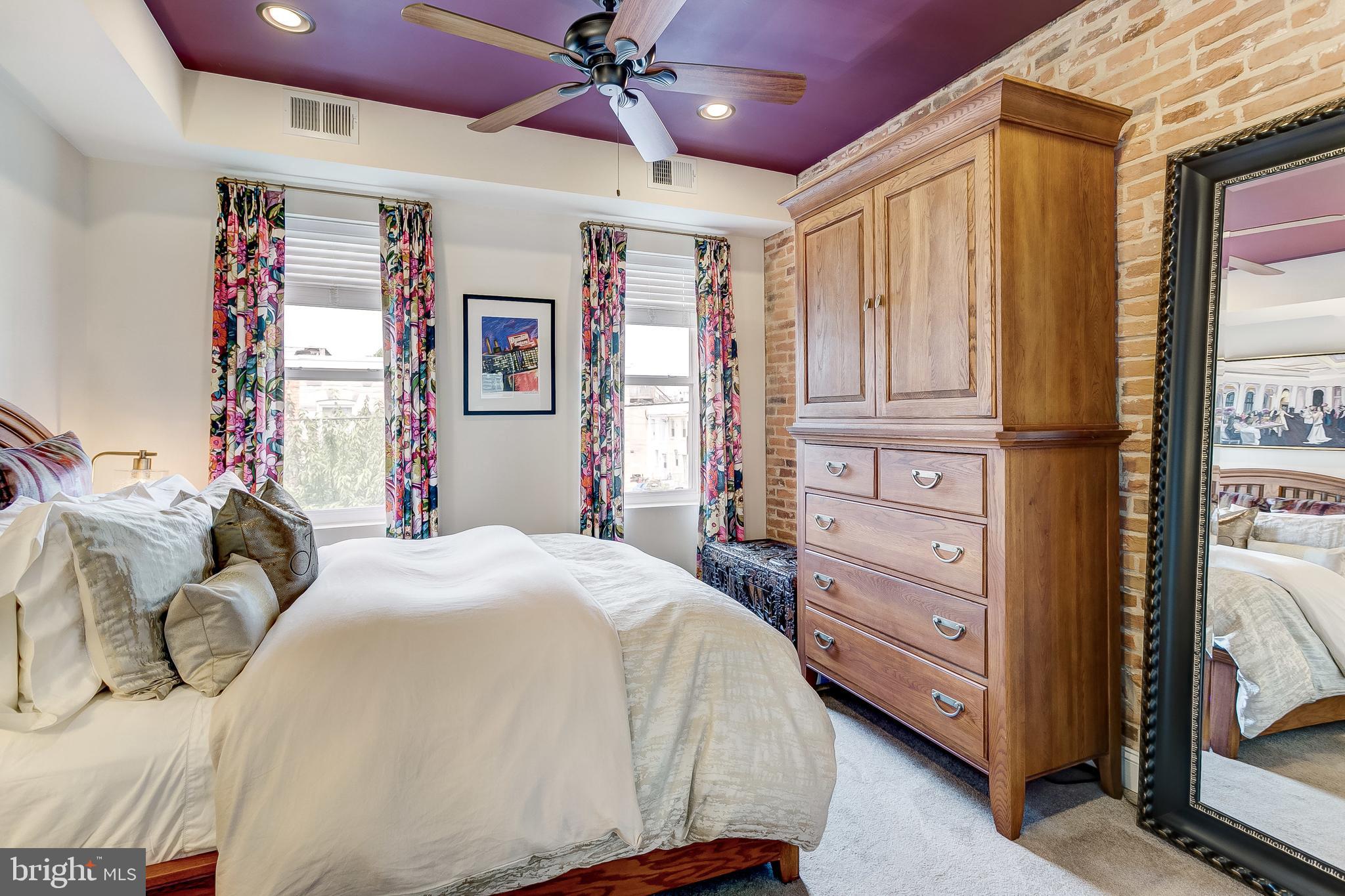 LOCUST POINT - Residential