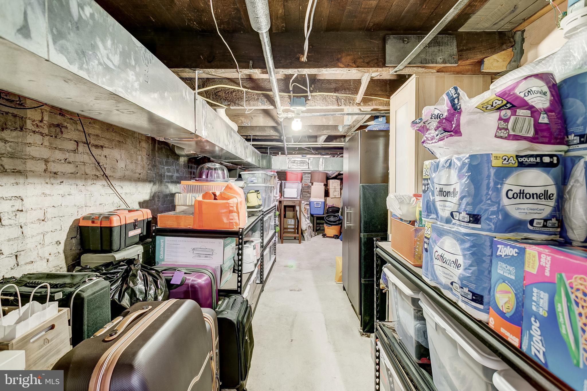 LOCUST POINT - Residential