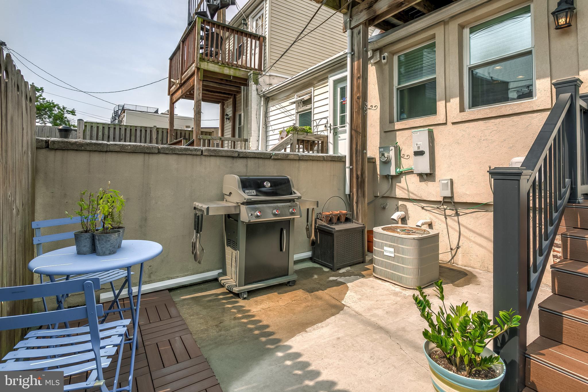 LOCUST POINT - Residential