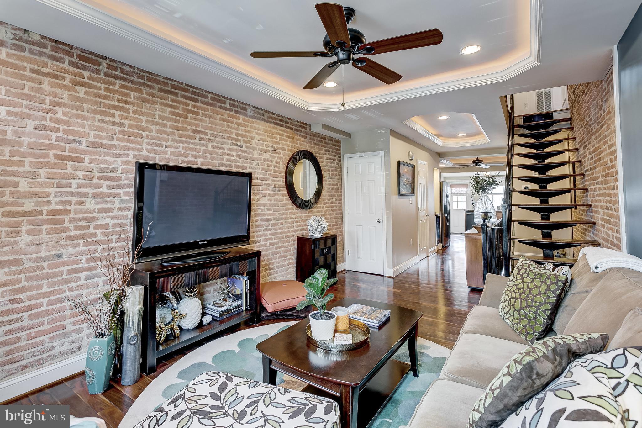 LOCUST POINT - Residential