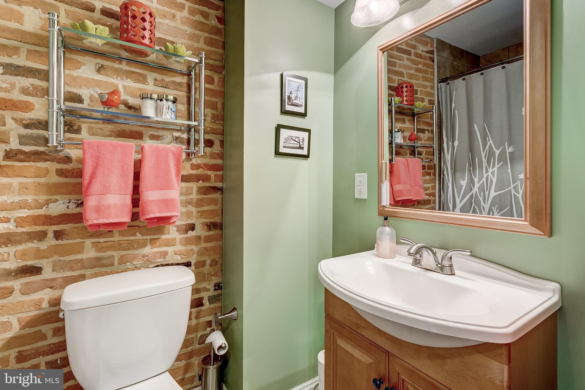 LOCUST POINT - Residential