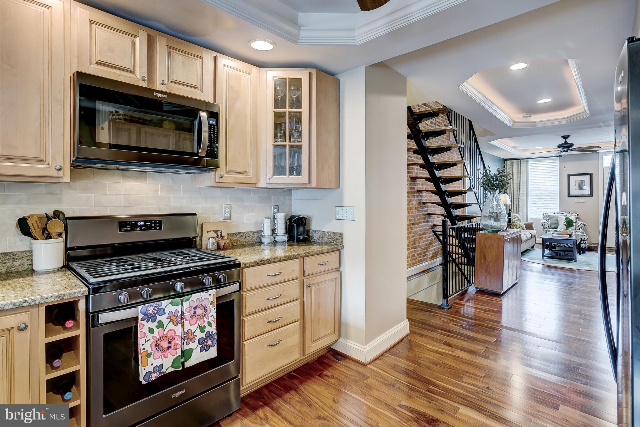 LOCUST POINT - Residential