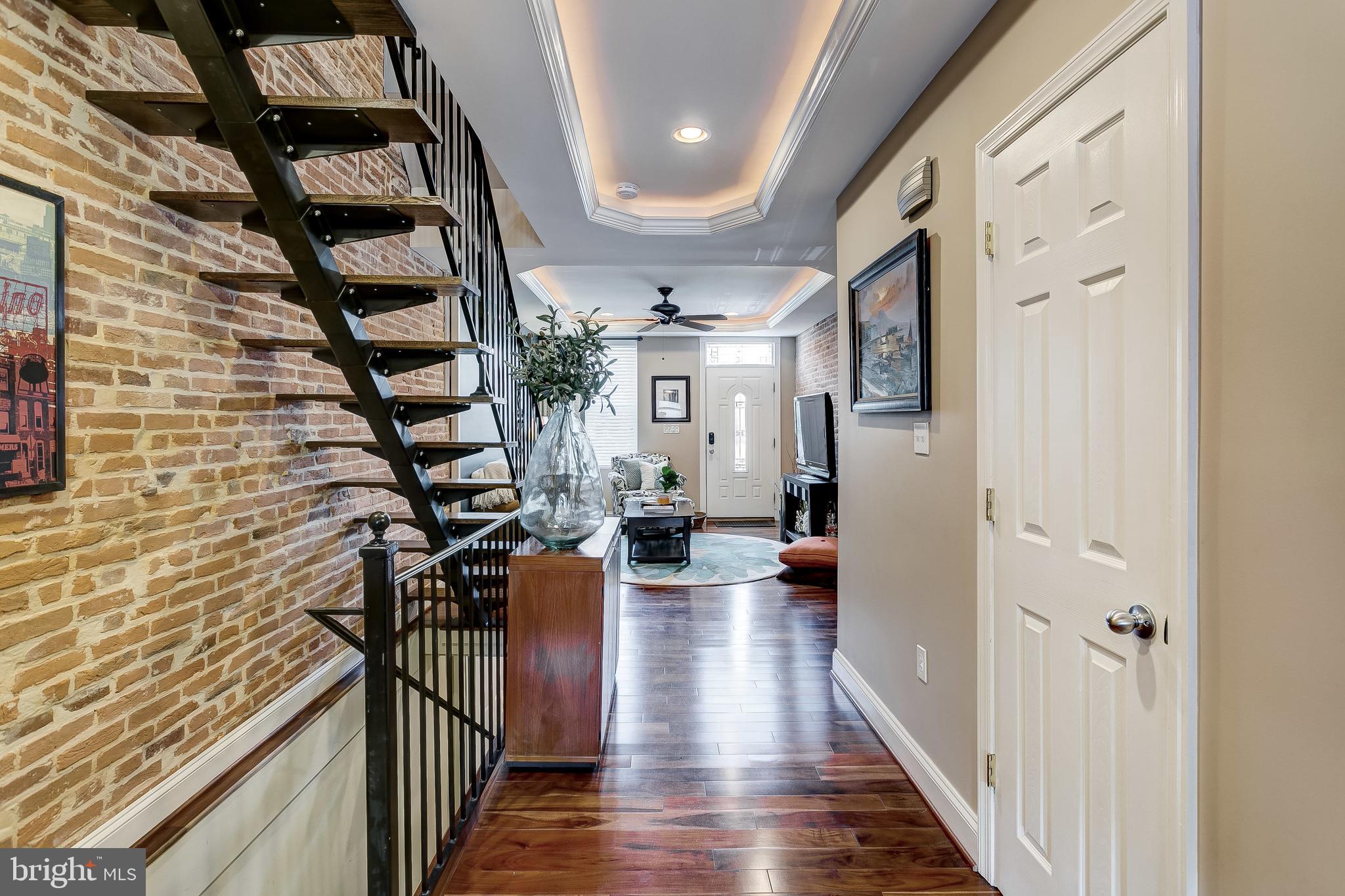 LOCUST POINT - Residential