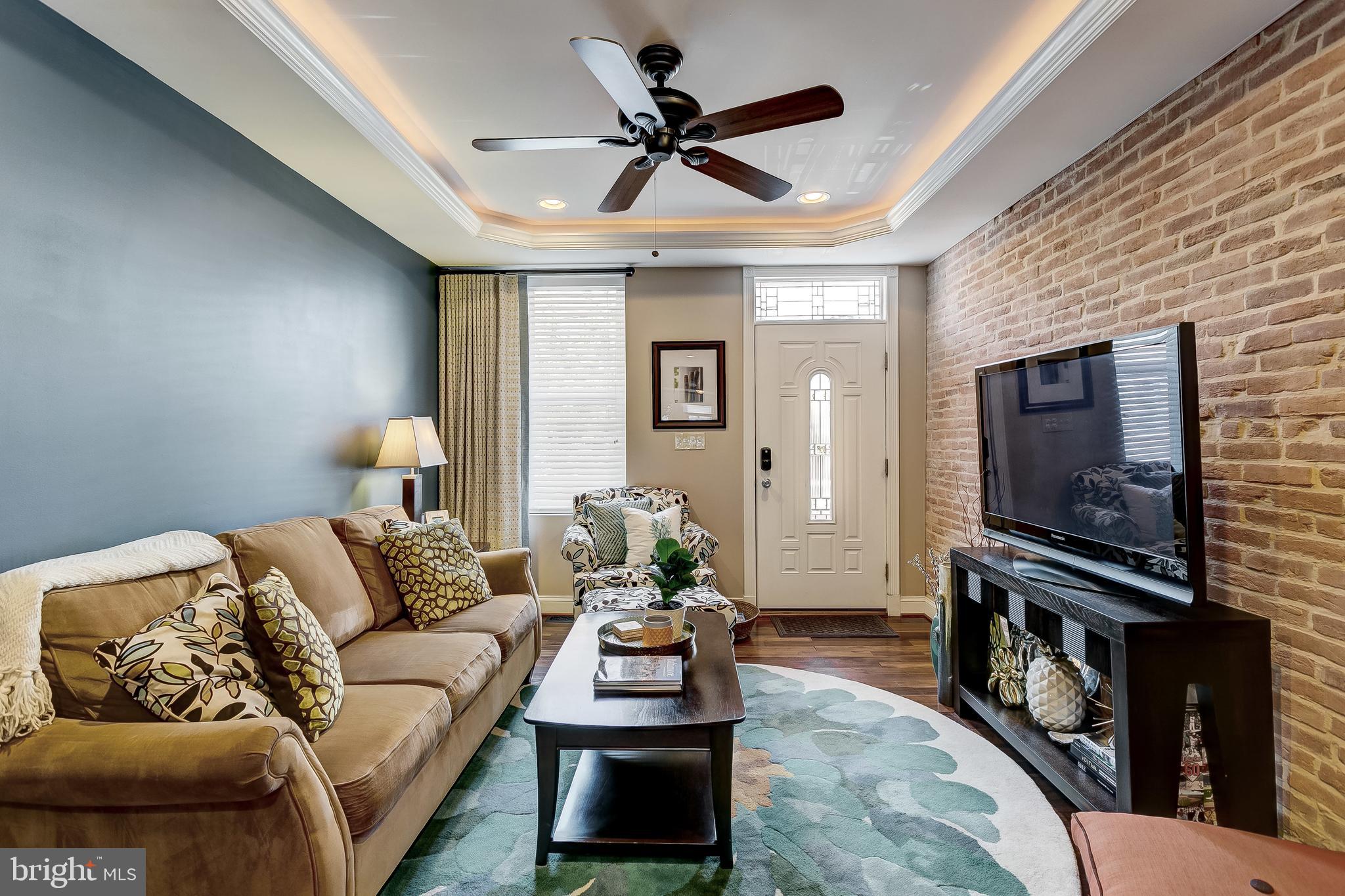 LOCUST POINT - Residential