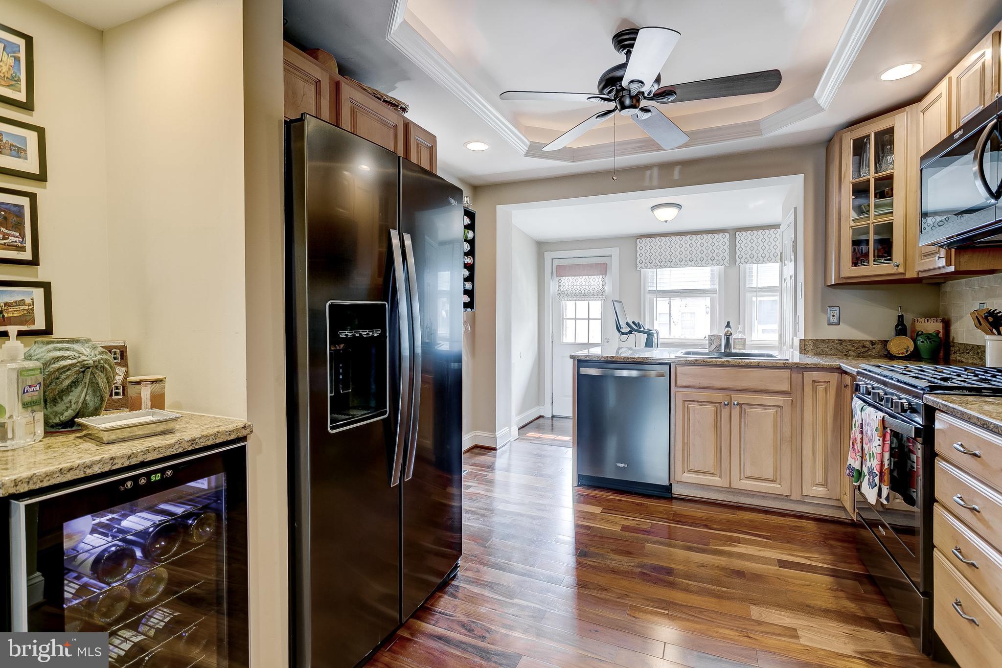 LOCUST POINT - Residential