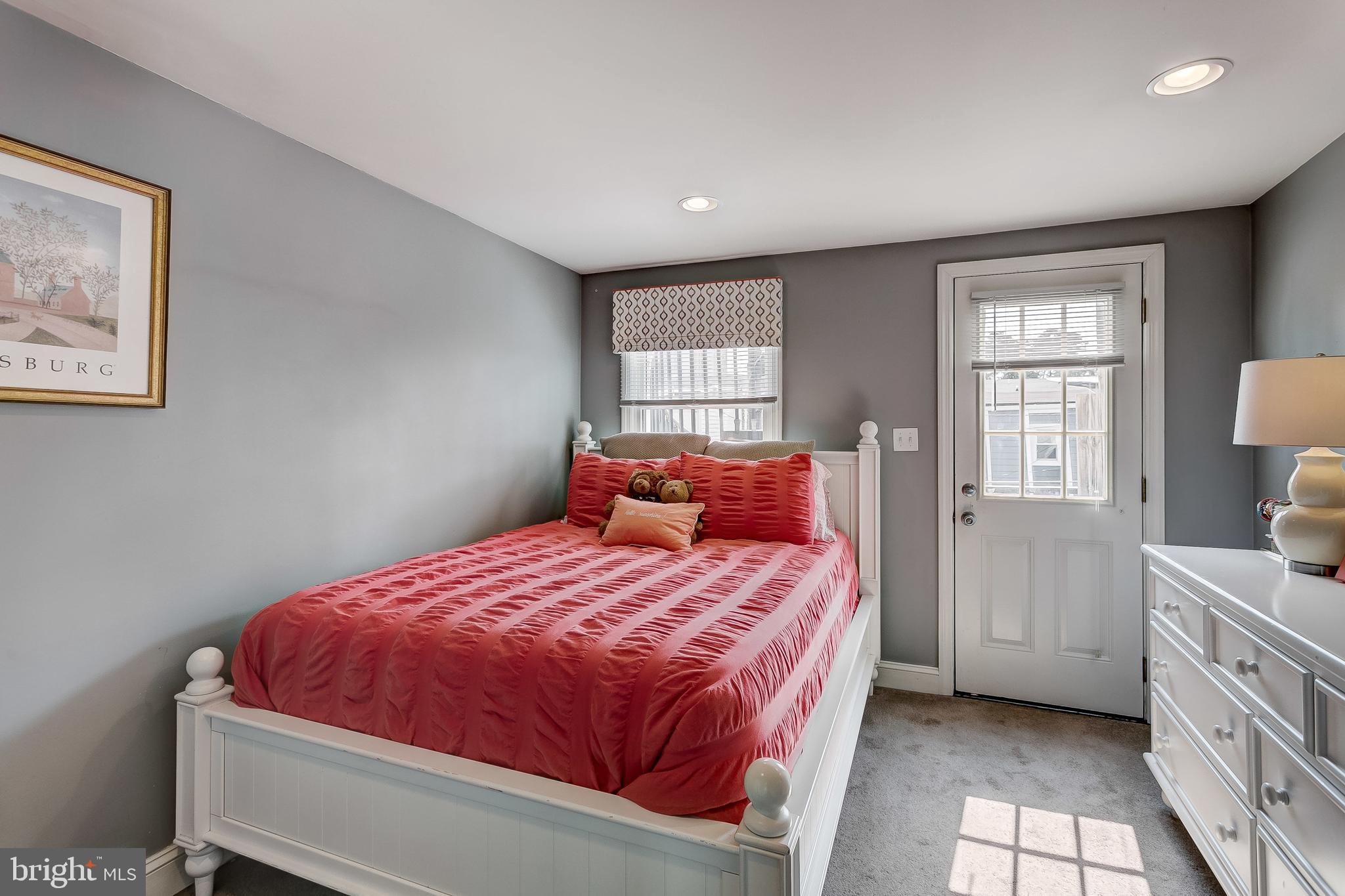 LOCUST POINT - Residential