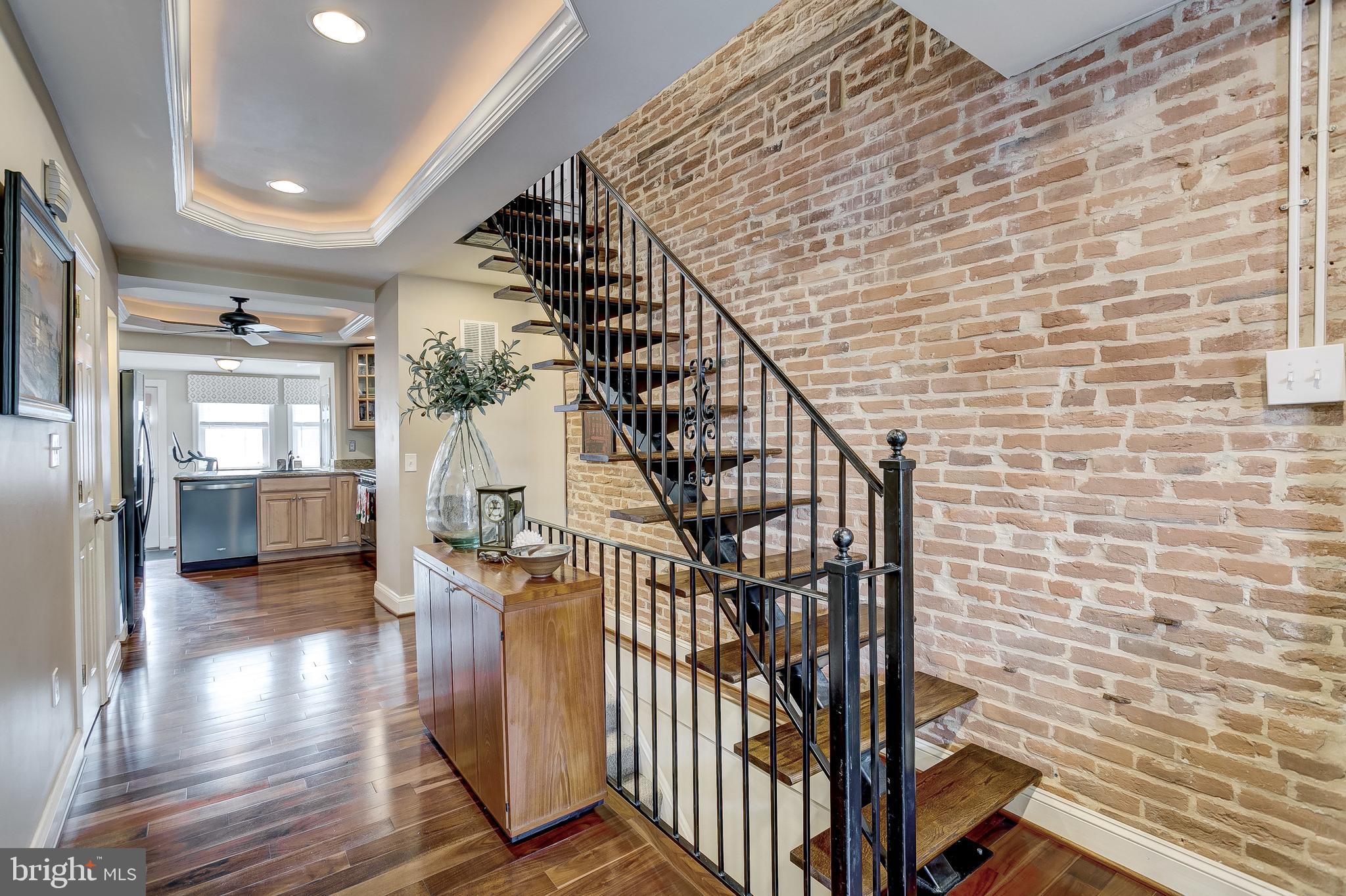 LOCUST POINT - Residential