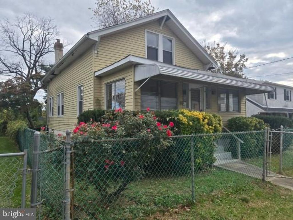 Photo of 1677 Fairview Avenue, WILLOW GROVE, PA 19090 (MLS # PAMC2159974)