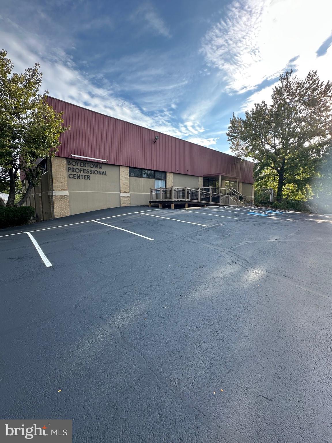 137 MONTGOMERY AVENUE 207