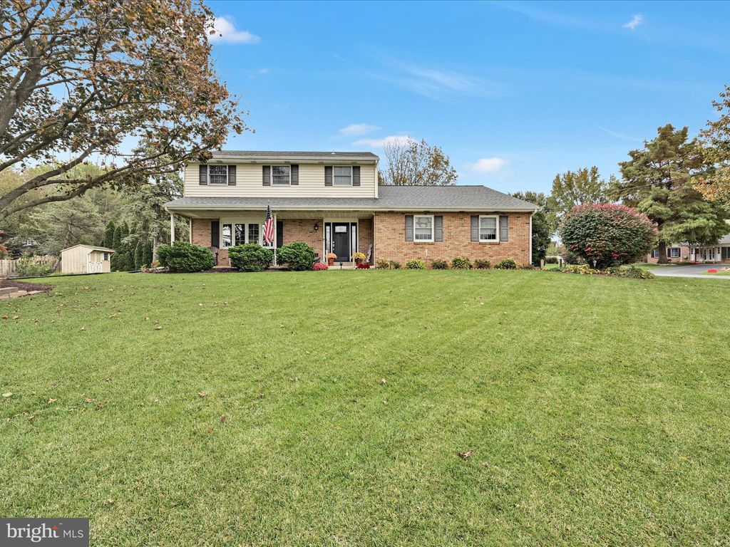 Photo of 618 W 3rd Avenue, LITITZ, PA 17543 (MLS # PALA2078592)