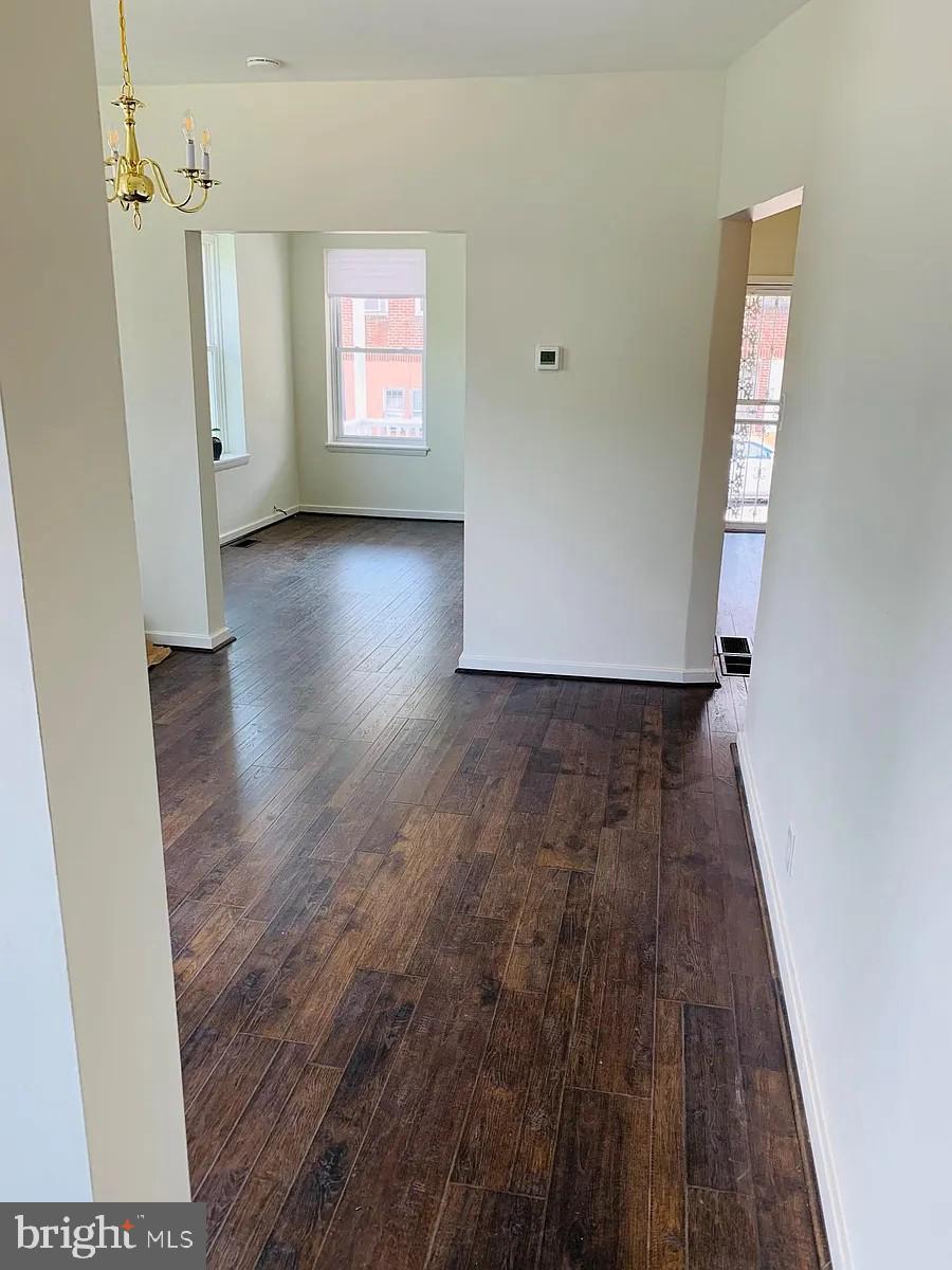27 E SPRING AVENUE
