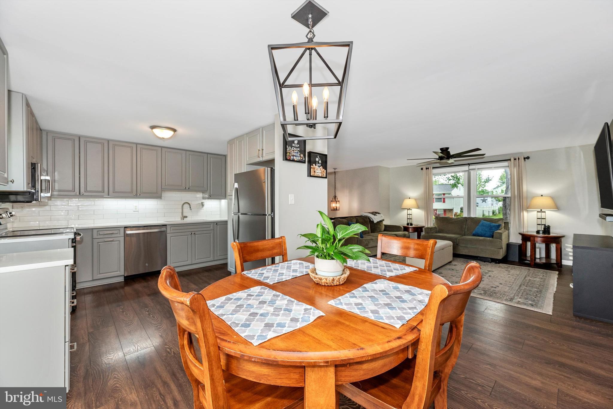 GLADE TOWN - Residential