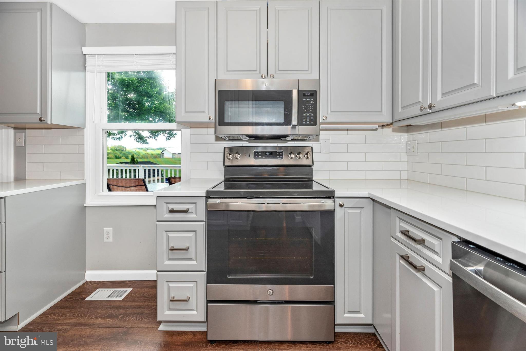 GLADE TOWN - Residential