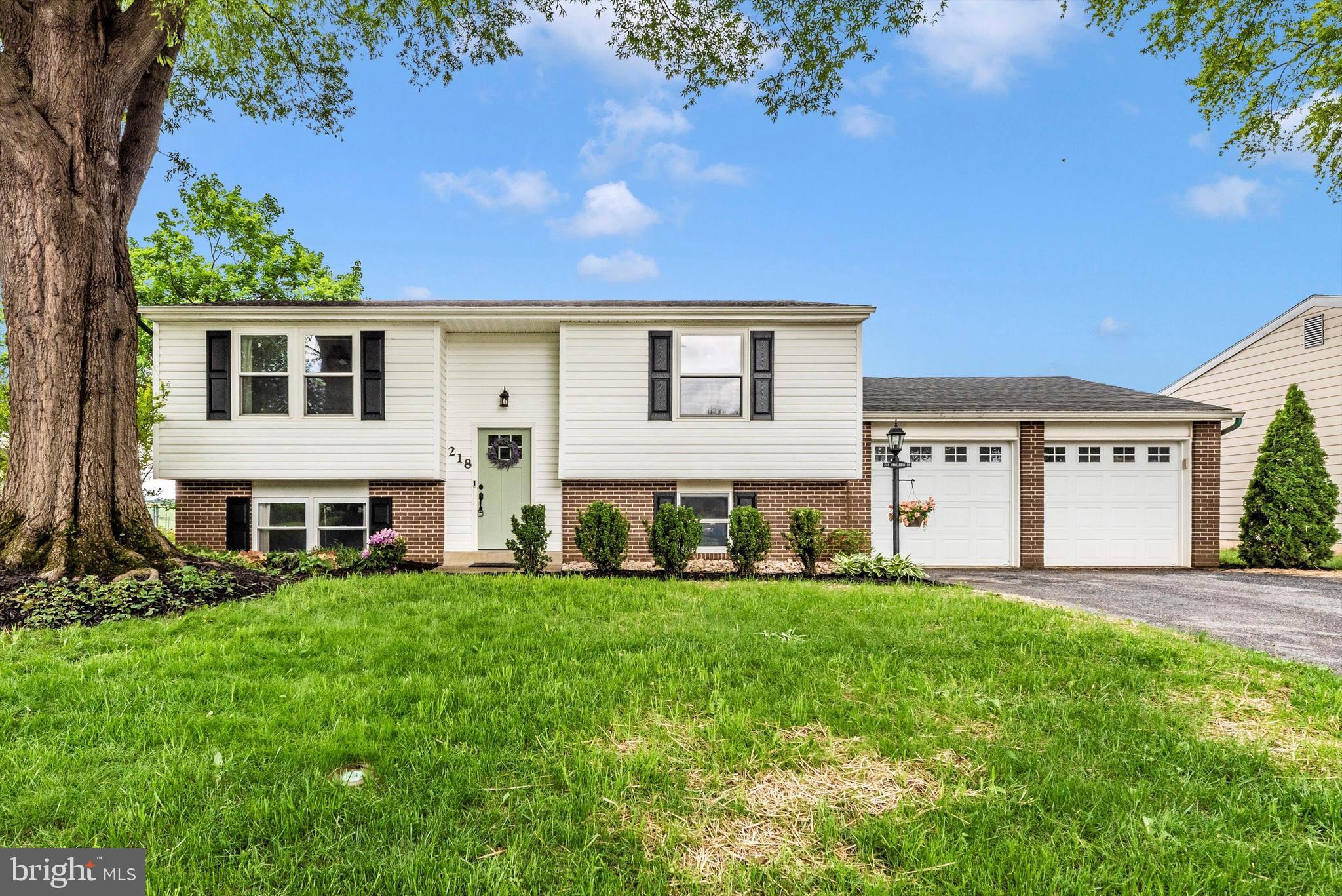 GLADE TOWN - Residential