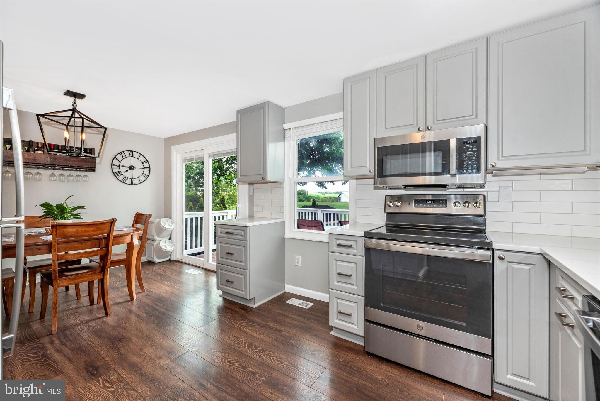 GLADE TOWN - Residential