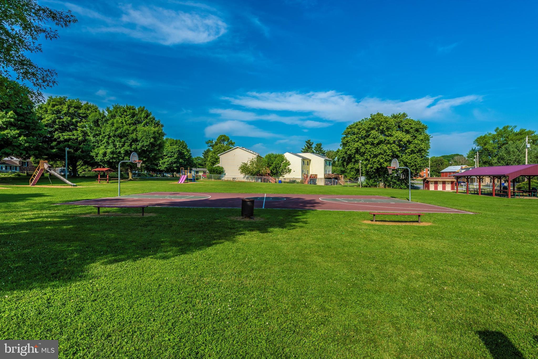 GLADE TOWN - Residential