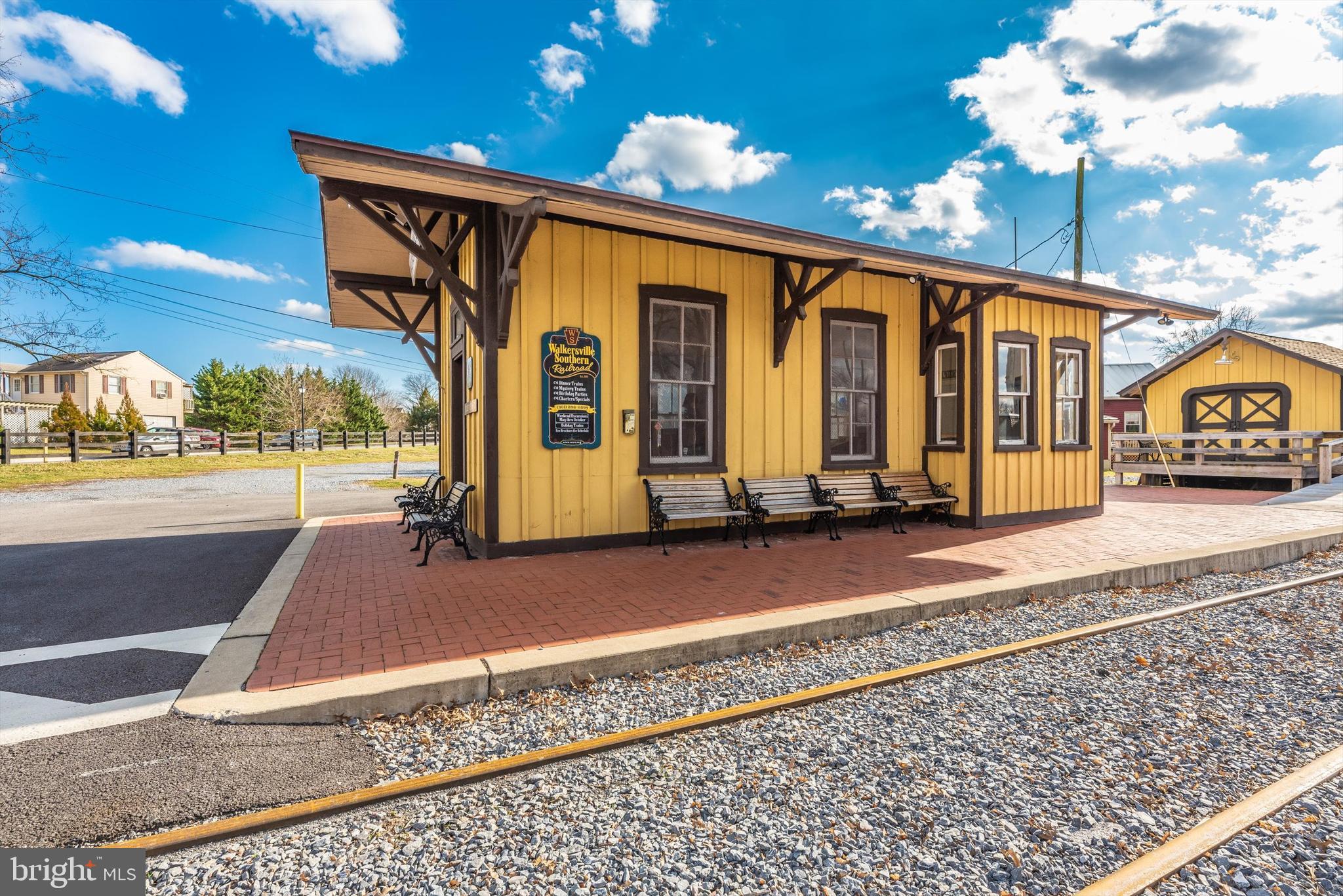 GLADE TOWN - Residential