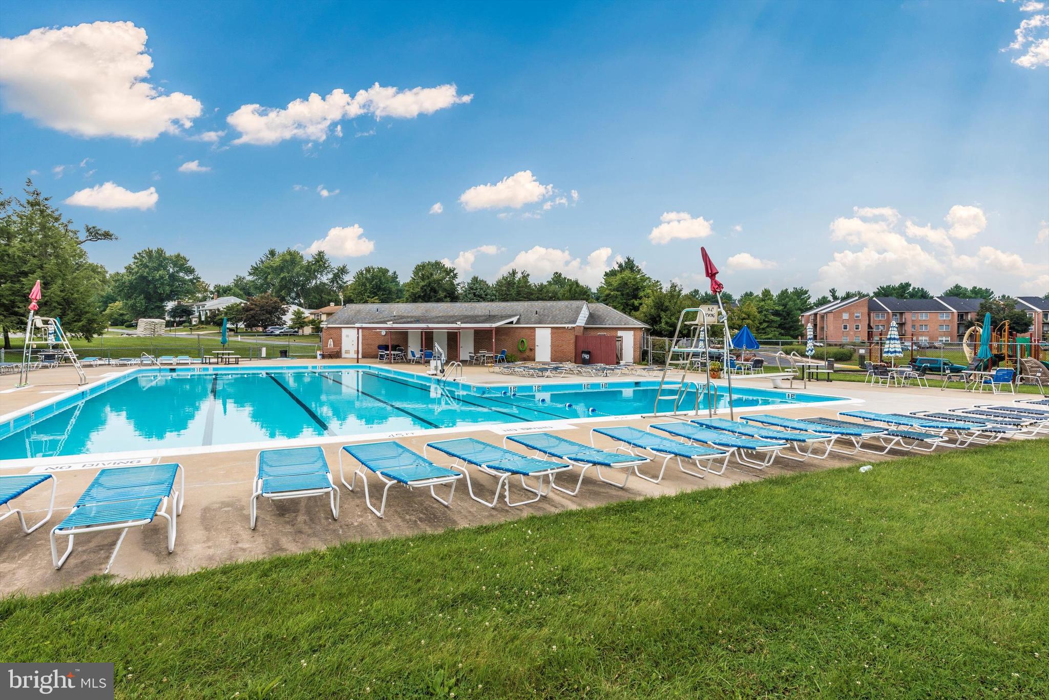 GLADE TOWN - Residential