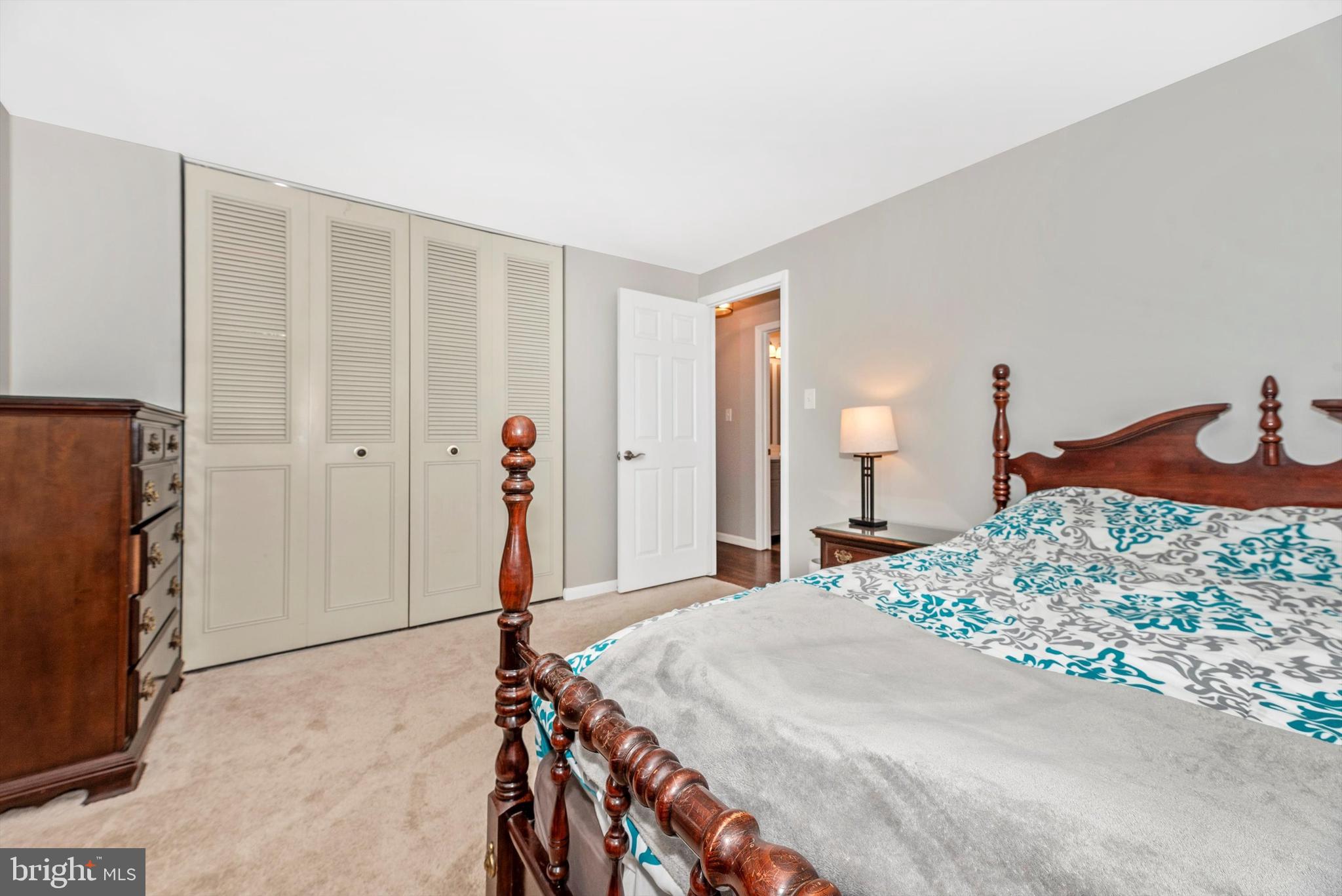 GLADE TOWN - Residential