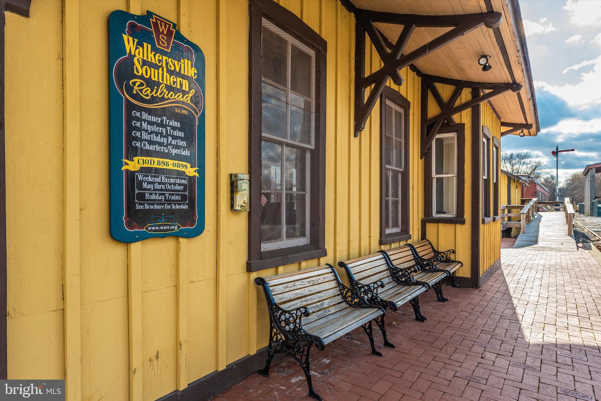 GLADE TOWN - Residential