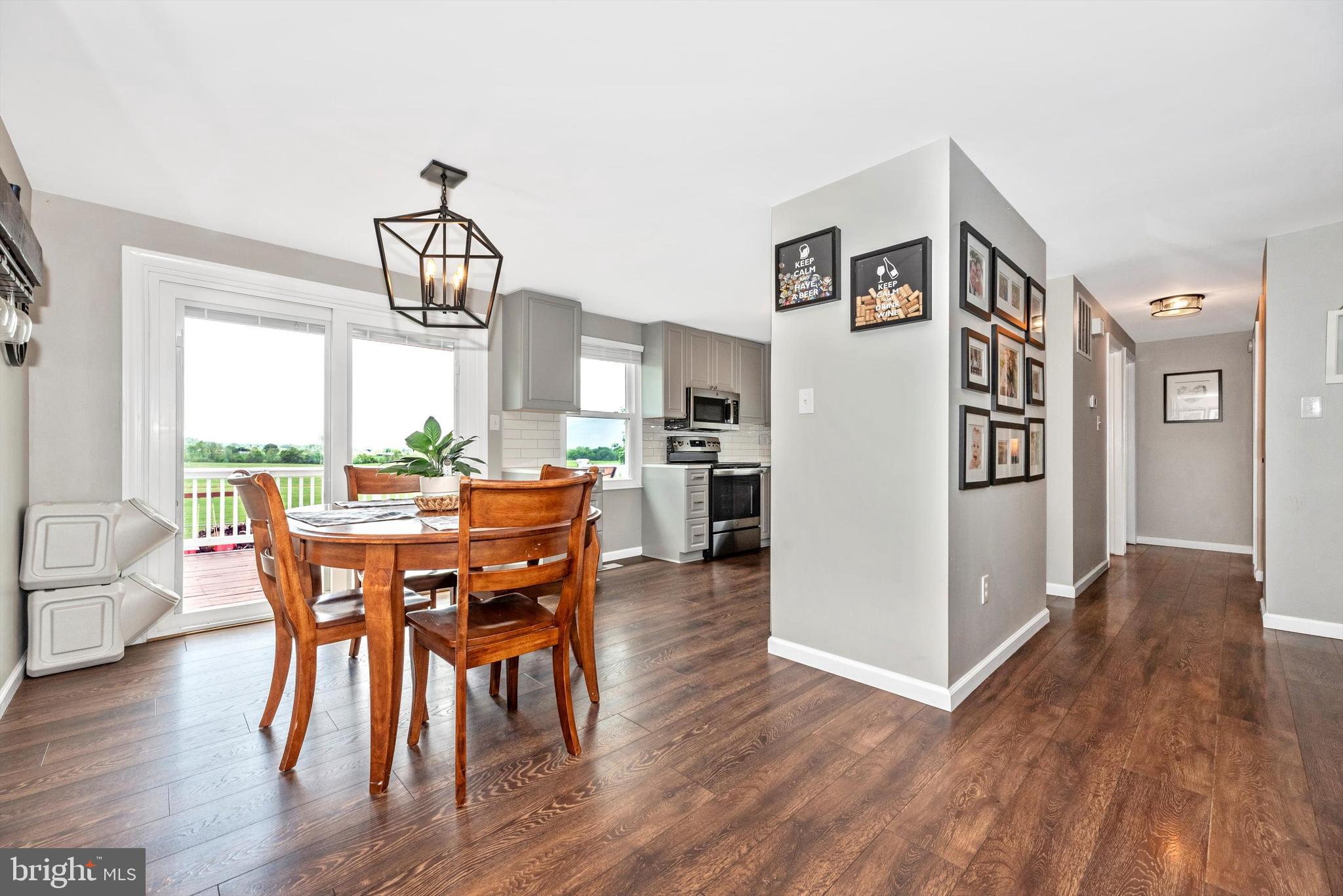 GLADE TOWN - Residential