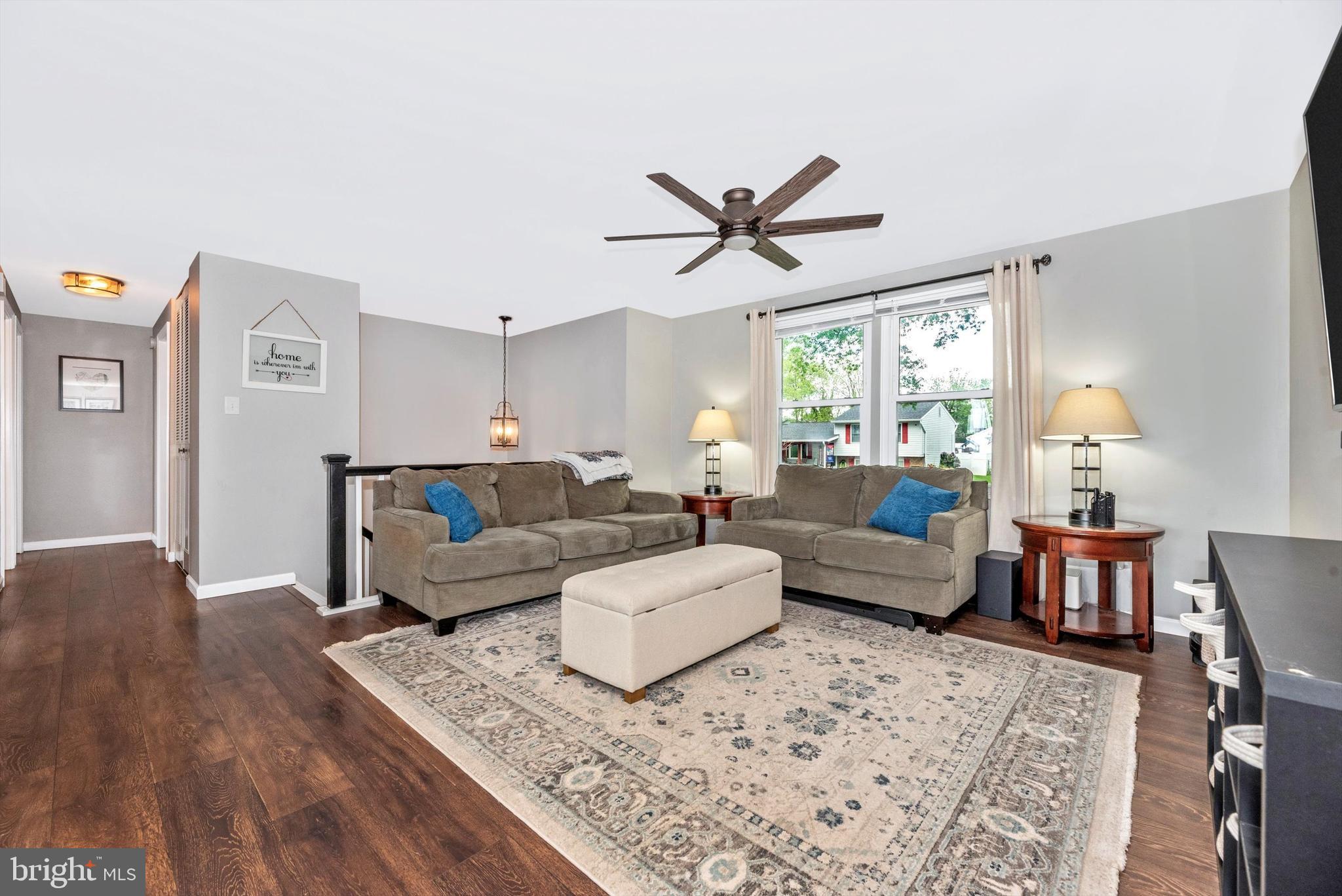 GLADE TOWN - Residential