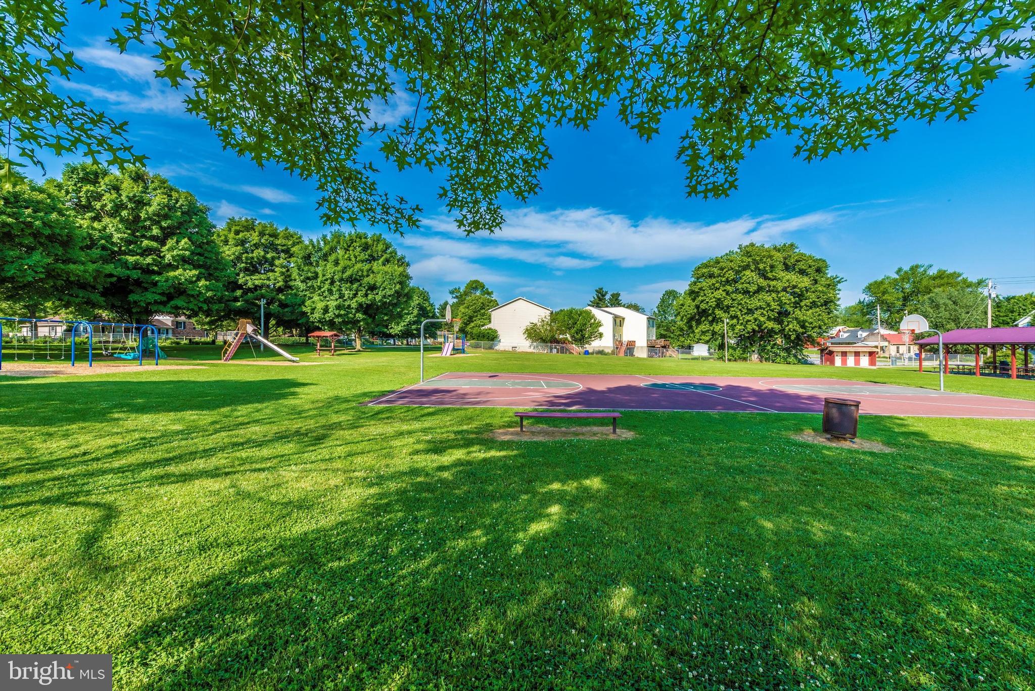 GLADE TOWN - Residential