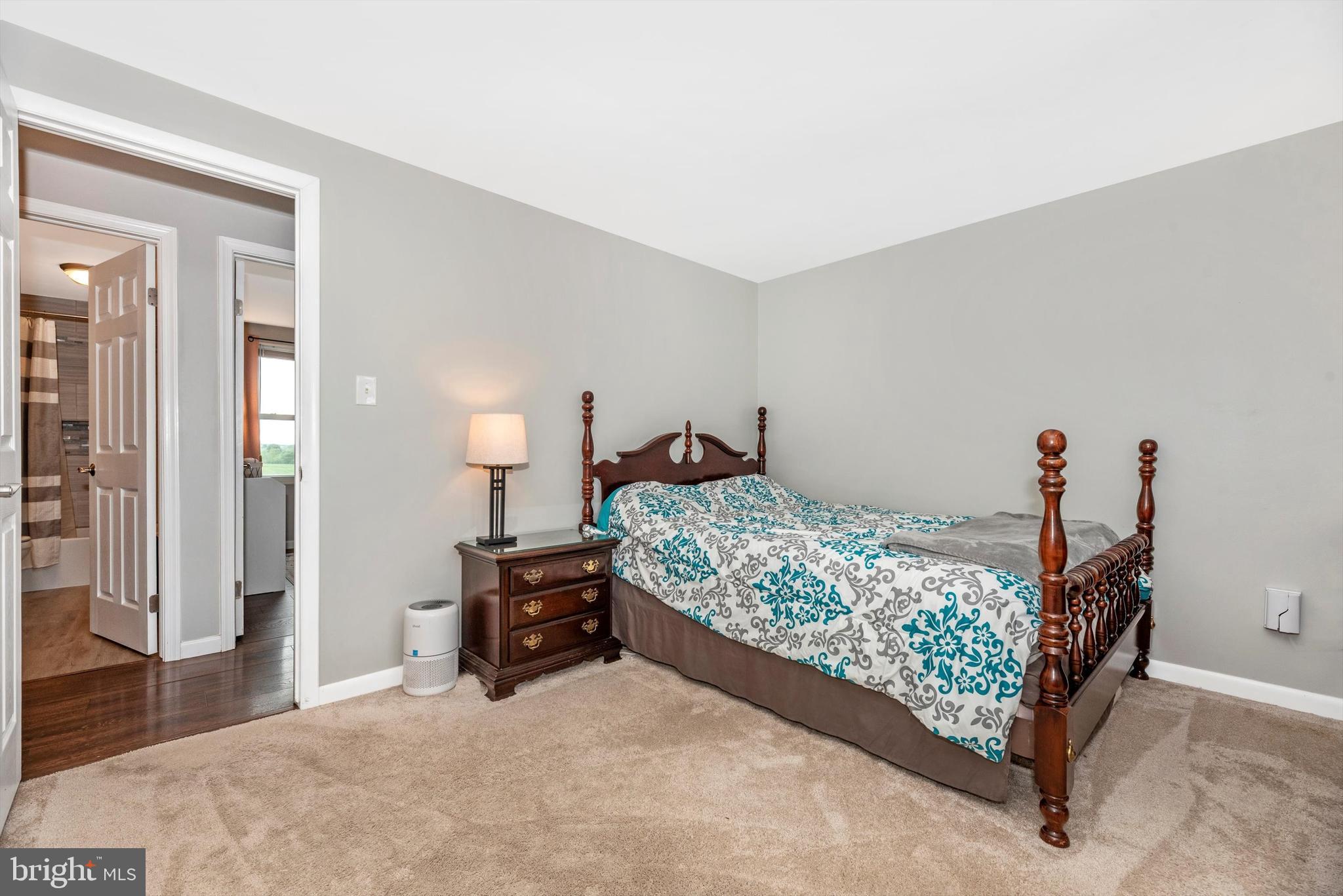 GLADE TOWN - Residential