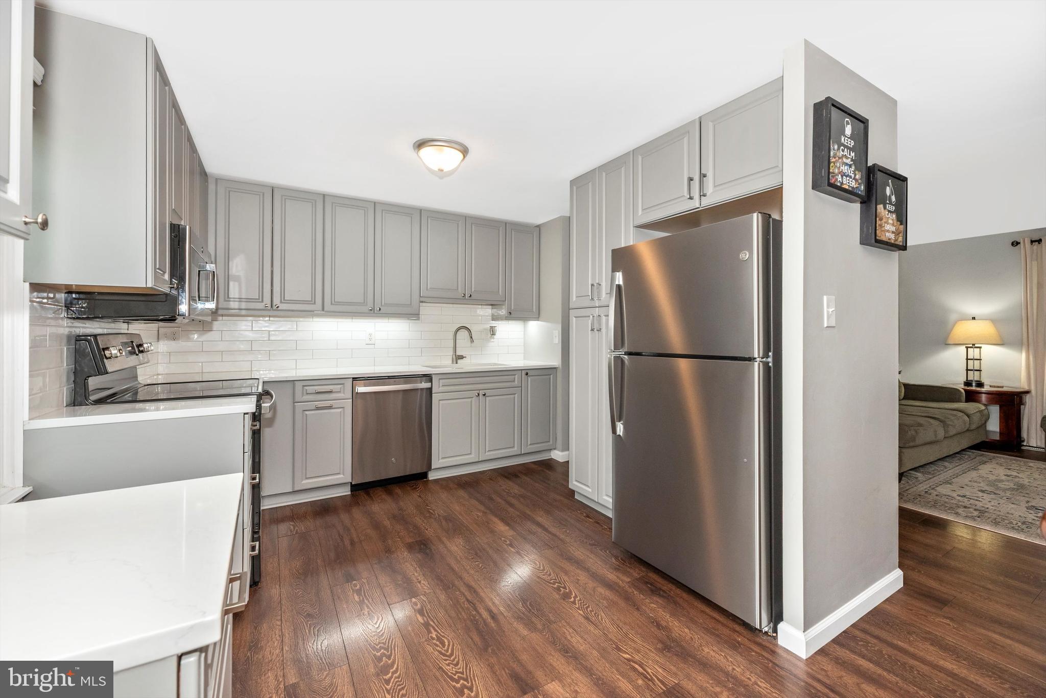 GLADE TOWN - Residential