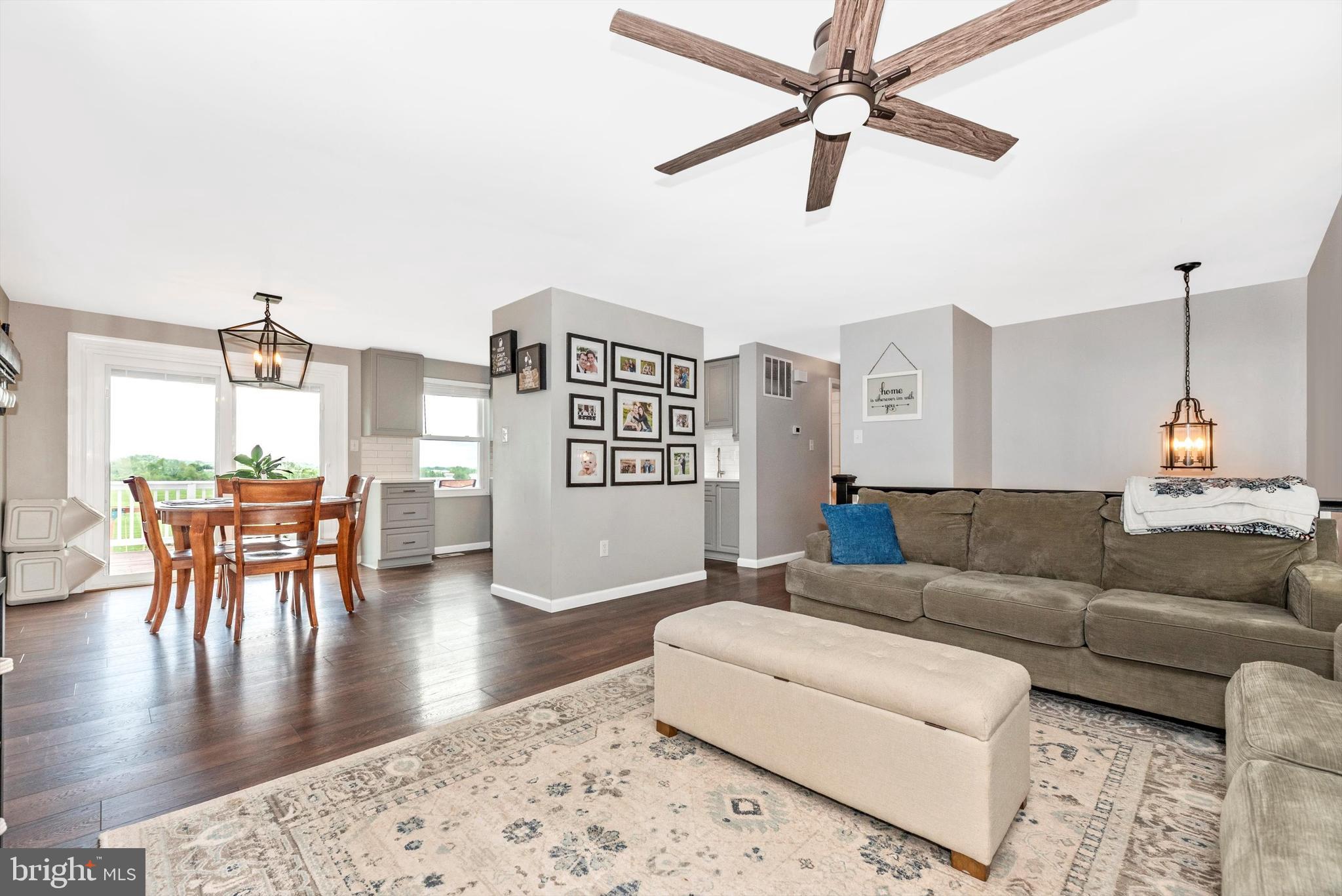 GLADE TOWN - Residential