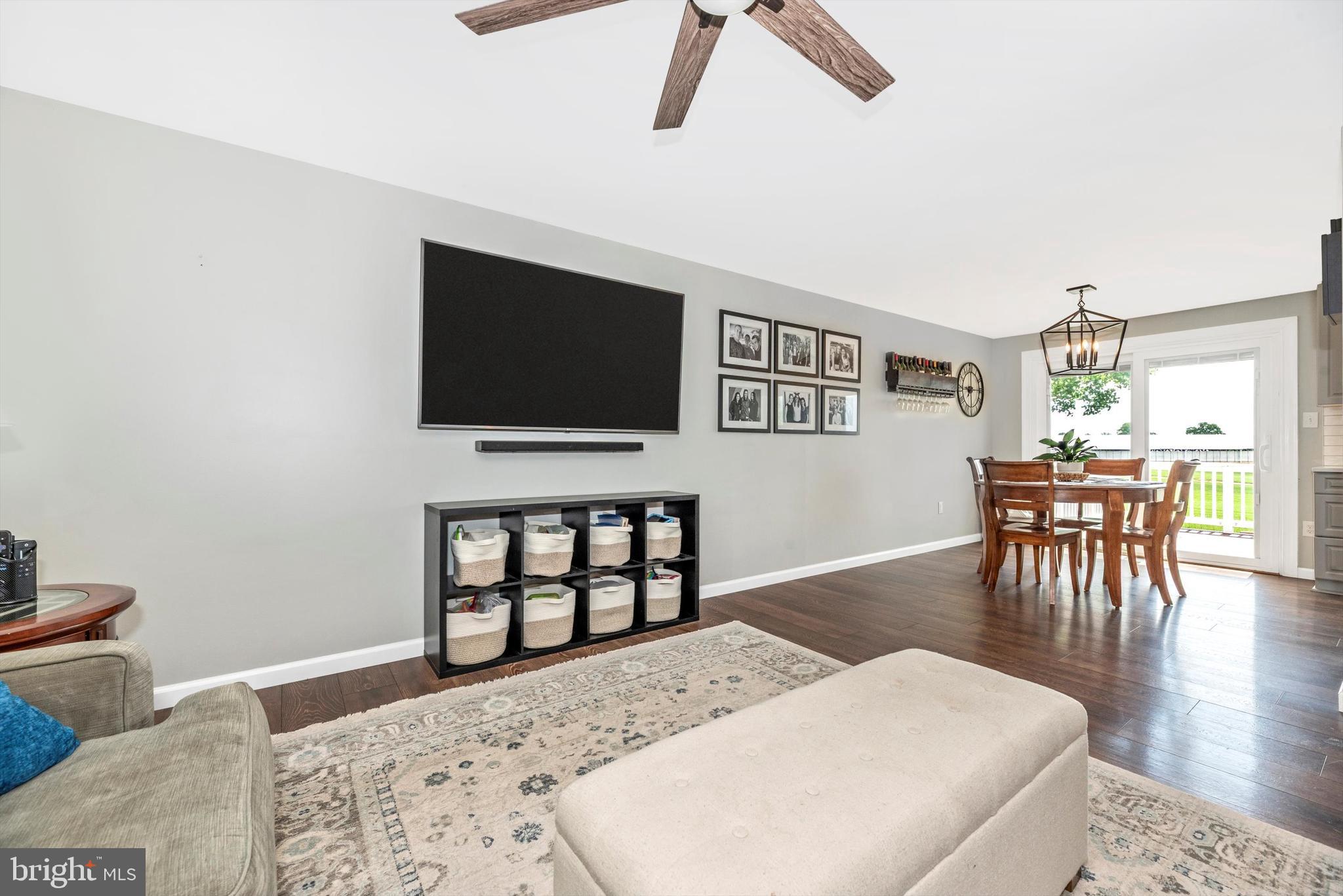 GLADE TOWN - Residential