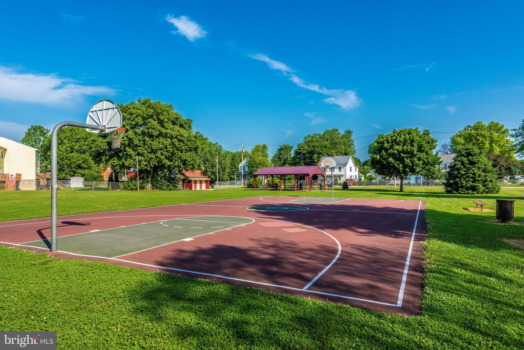 GLADE TOWN - Residential