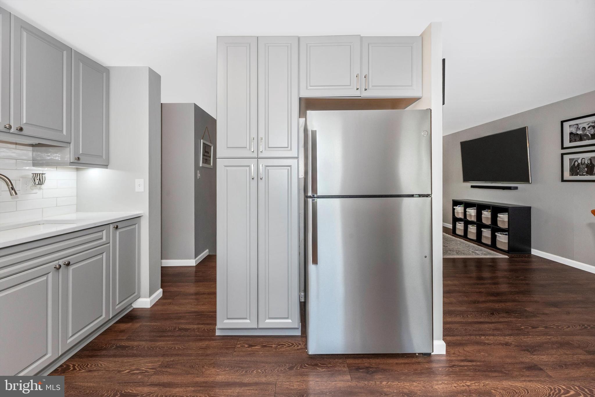 GLADE TOWN - Residential