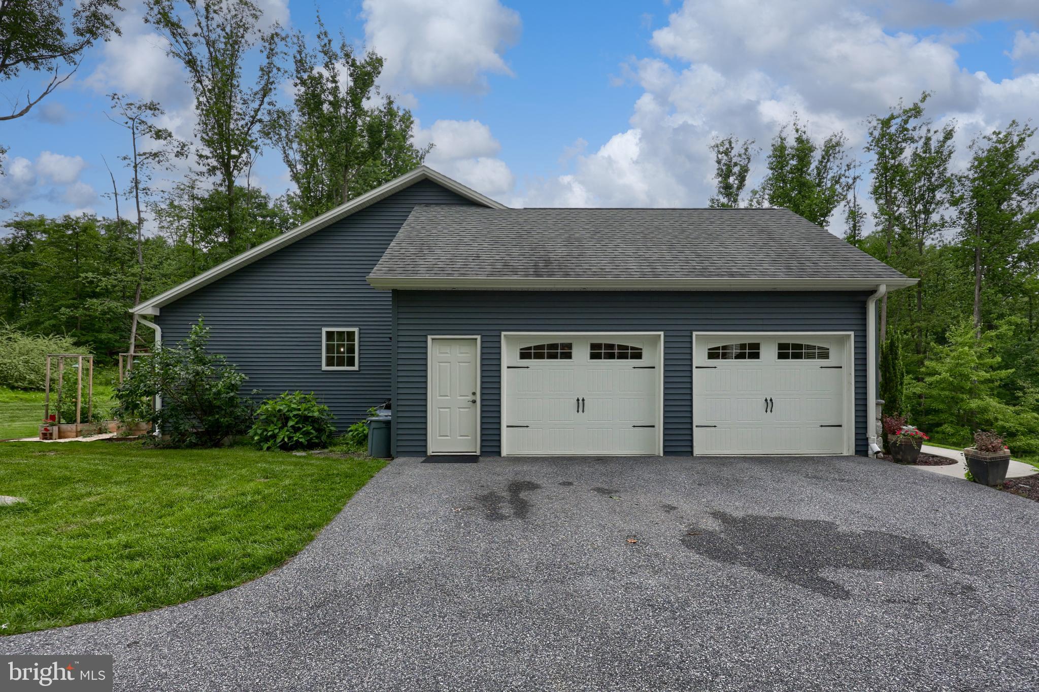 3206 SUTTON DRIVE