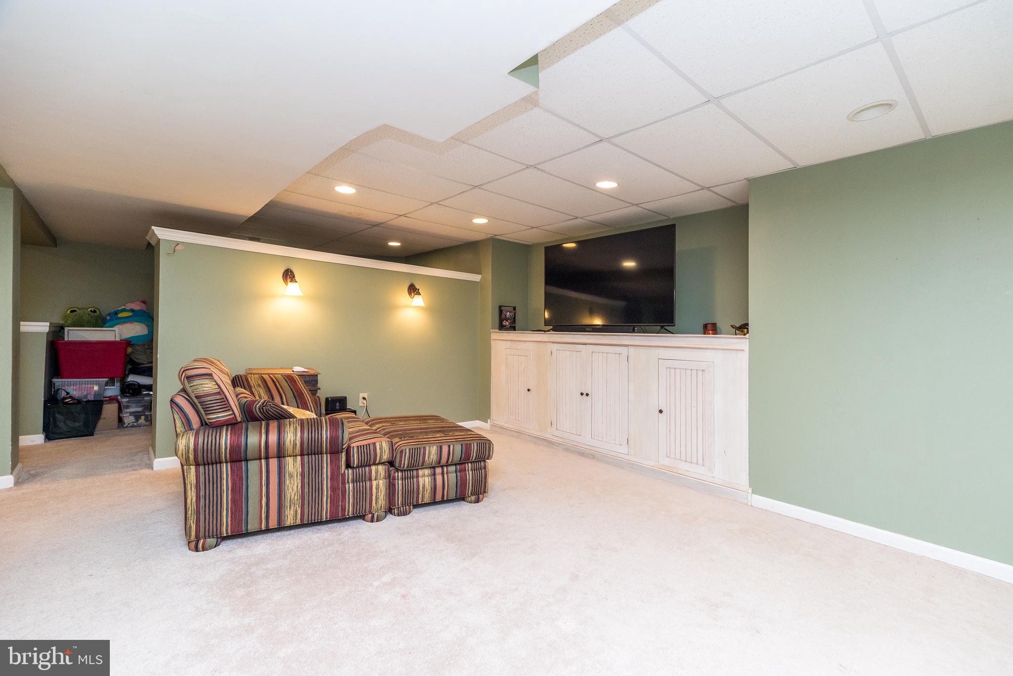 BUCKINGHAM SQ - Residential