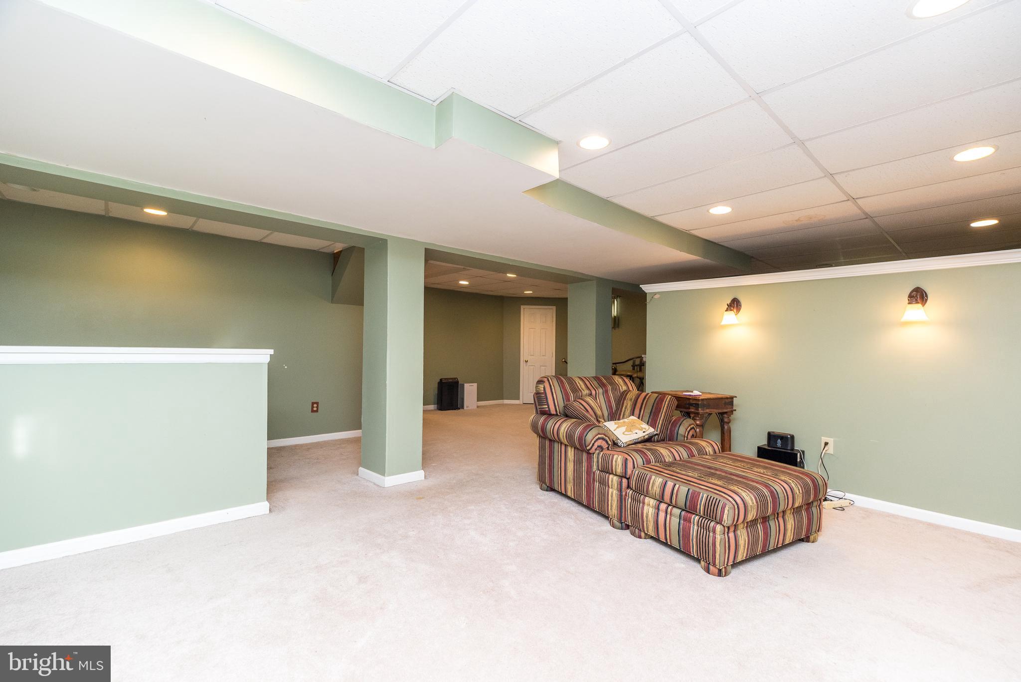 BUCKINGHAM SQ - Residential