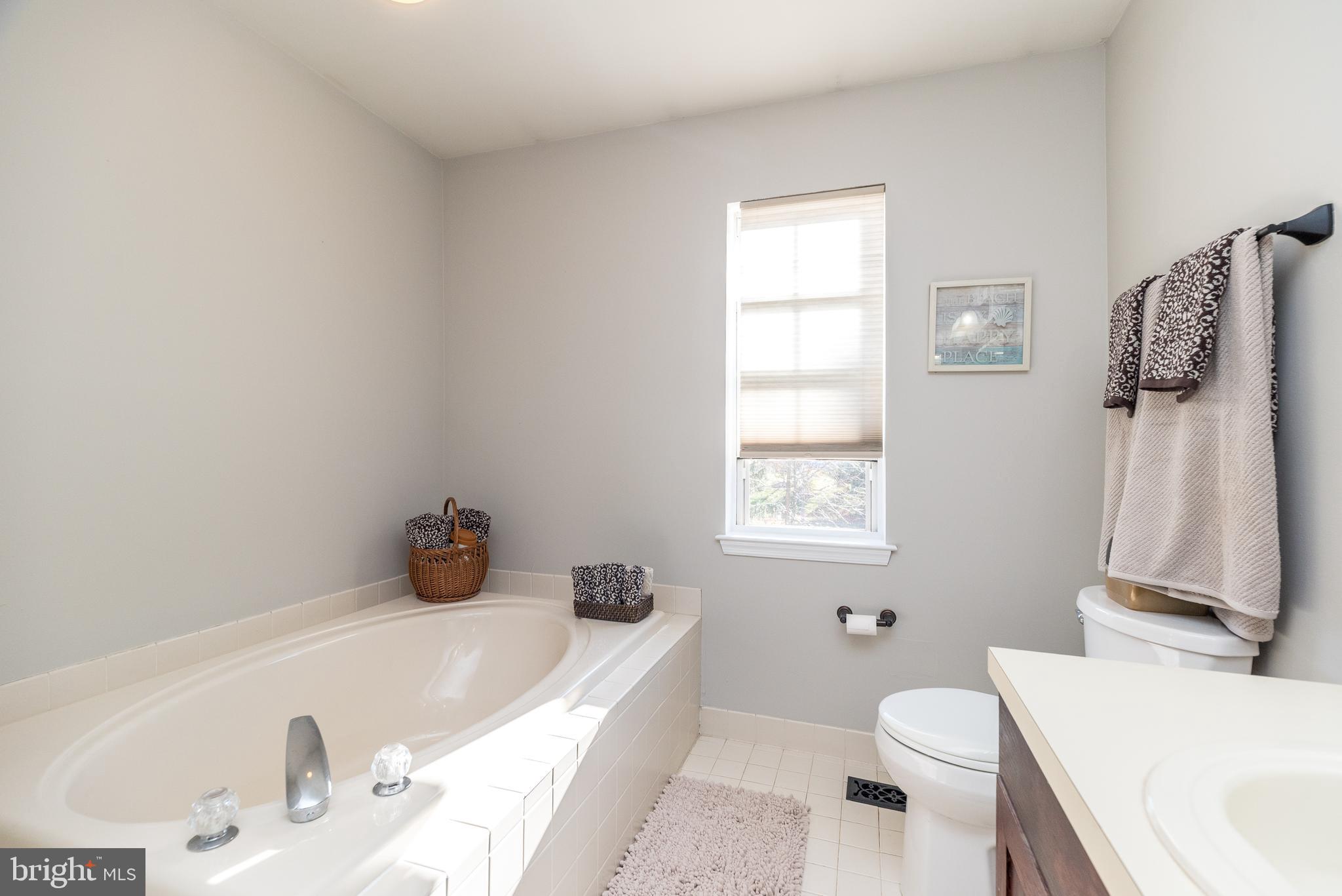 BUCKINGHAM SQ - Residential