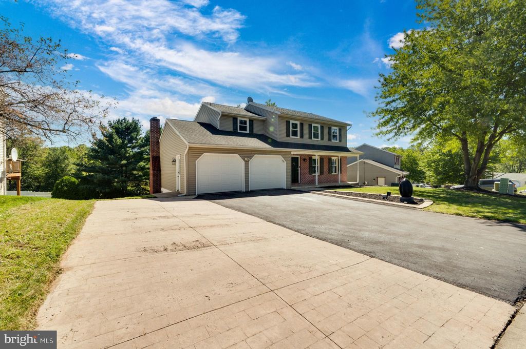 Photo of 21 TERRACE AVE, STEVENS, PA 17578 (MLS # PALA2040048)