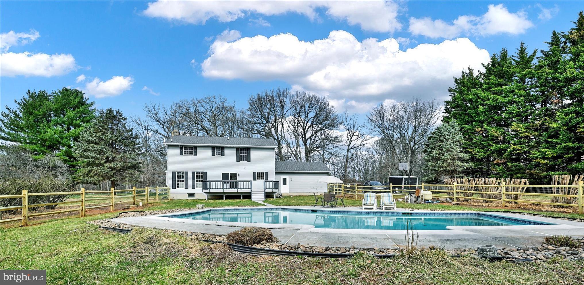 BENTLEY ESTATES - Residential