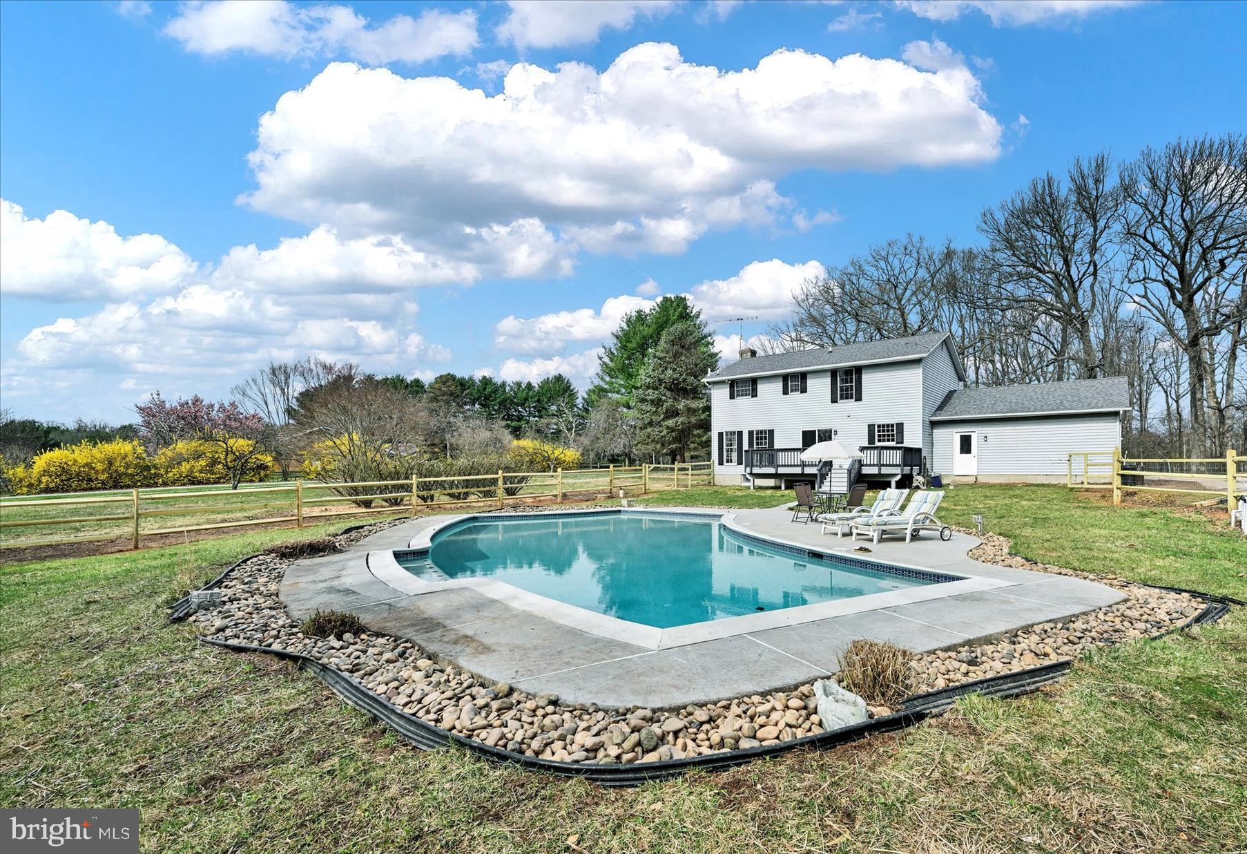 BENTLEY ESTATES - Residential