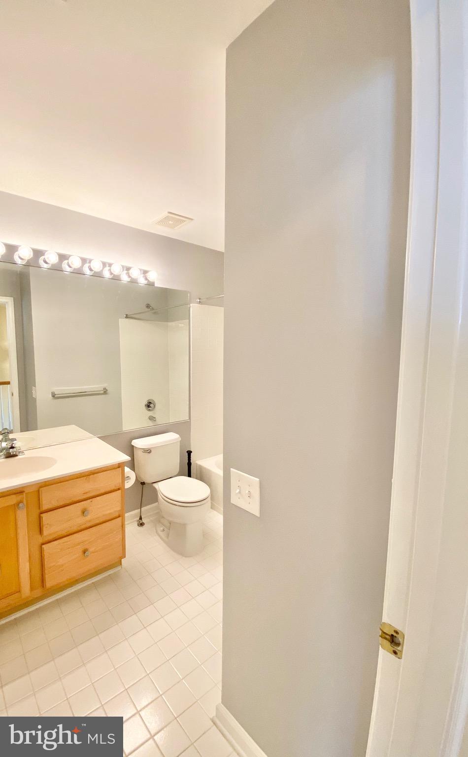 OVERLOOK - Residential Lease