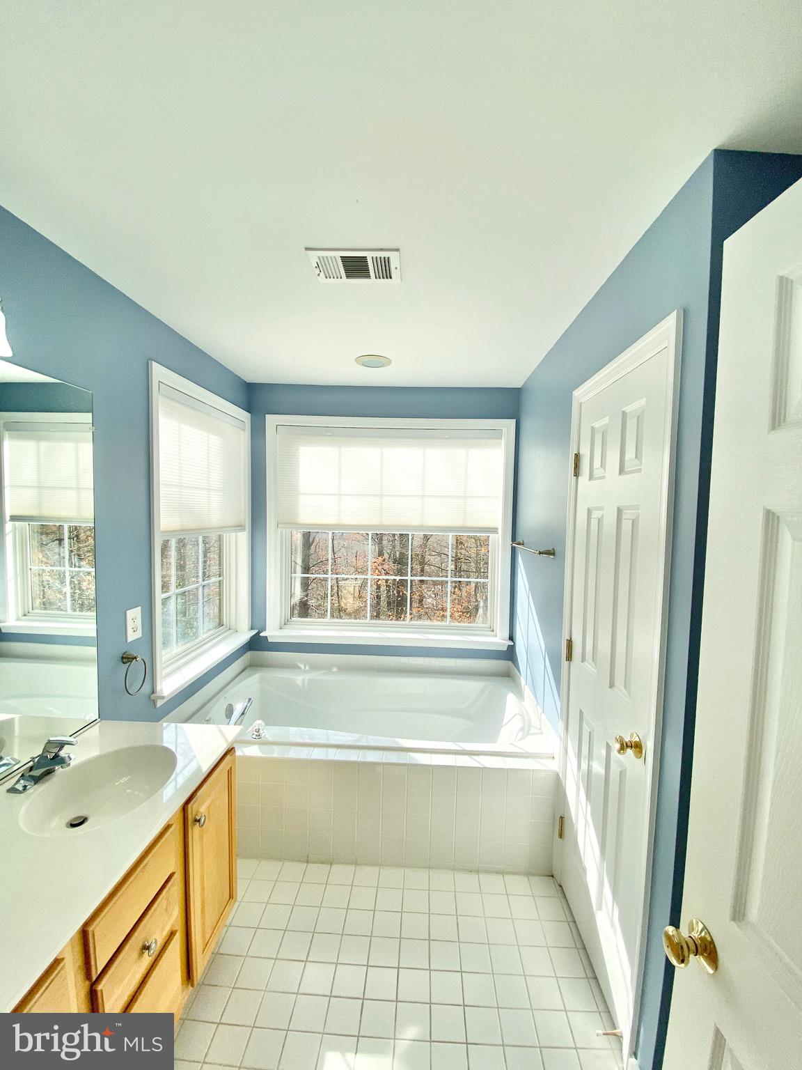 OVERLOOK - Residential Lease