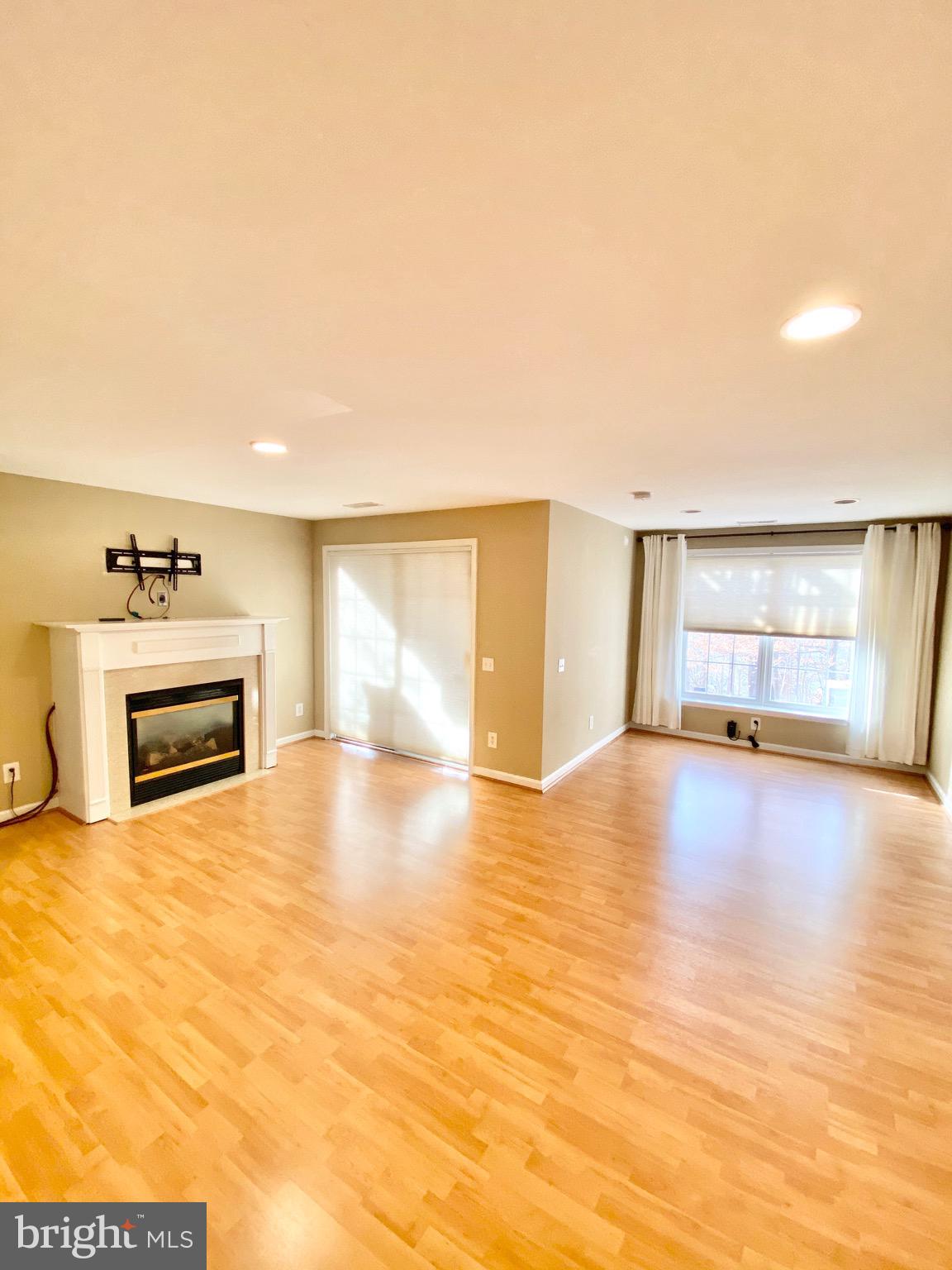 OVERLOOK - Residential Lease