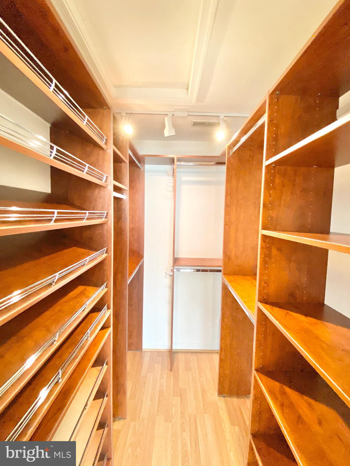 OVERLOOK - Residential Lease