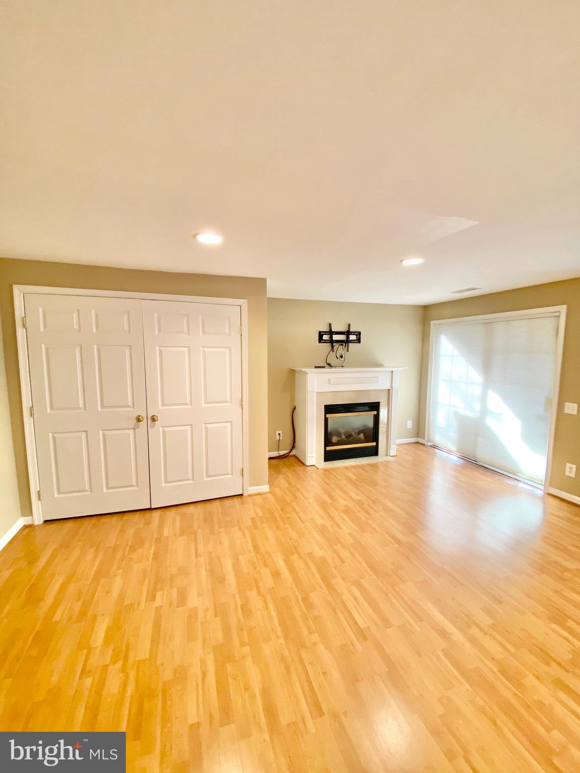 OVERLOOK - Residential Lease