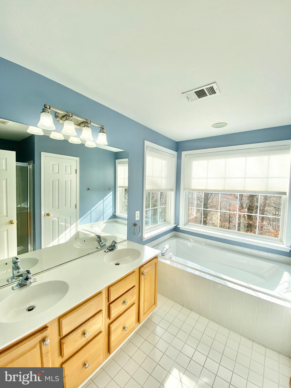 OVERLOOK - Residential Lease