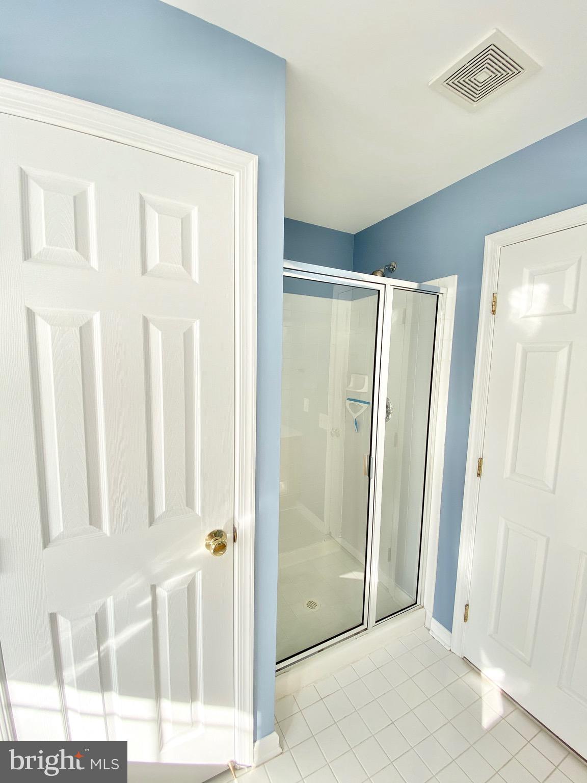 OVERLOOK - Residential Lease