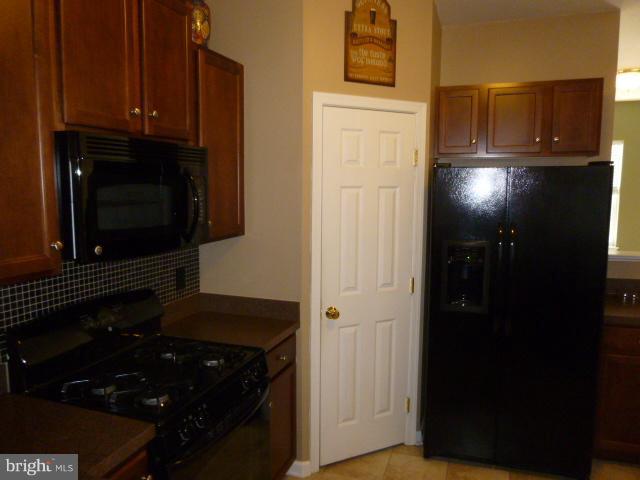 IVY GREENS CONDOMINIUMS - Residential