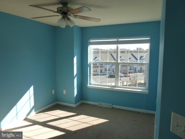 IVY GREENS CONDOMINIUMS - Residential