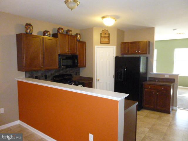 IVY GREENS CONDOMINIUMS - Residential